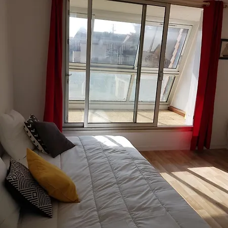 Front De Apartment *
